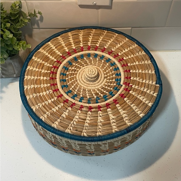 Handwoven Natural Seagrass Basket Placemat Set with Blue, Red, & Orange Accents - Picture 2 of 5